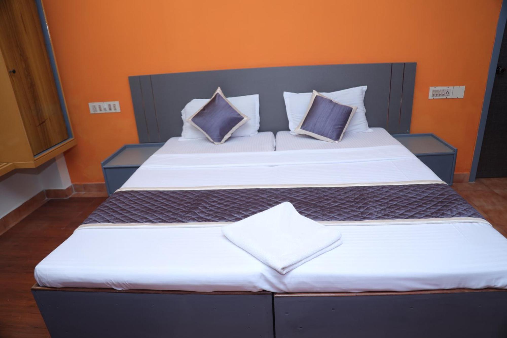 Grand Harmony Beach Resort Kovalam Esterno foto