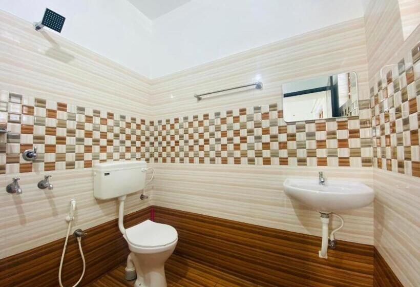 Grand Harmony Beach Resort Kovalam Esterno foto